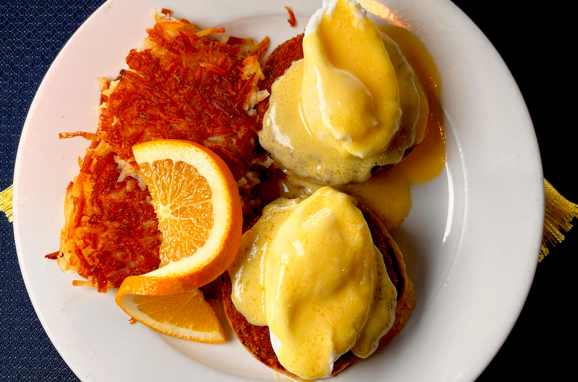 Crabcake-Pouch-Eggs-Hashbrown-Closeup